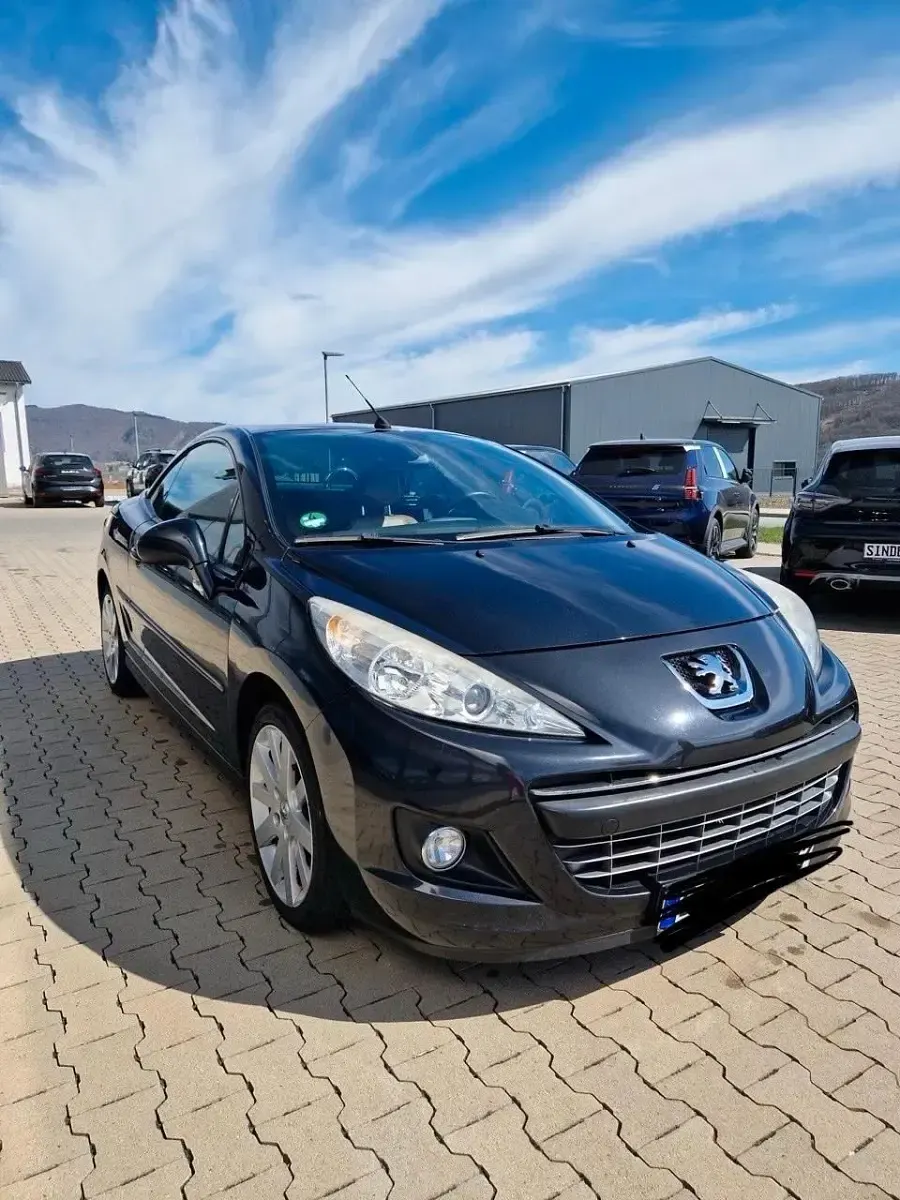 Gebraucht Peugeot 207 CC 120 PS (88 kW) 2011 Schwarz Cabrio