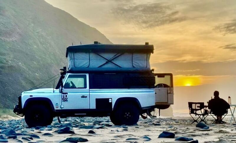 Grau Gebraucht 2012 Land Rover Defender SE SUV | 65.000 € - Bild 1/4