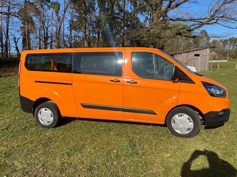 Second-hand Ford Transit Custom 105 CP (77 kW) 2020 Portocaliu Monovolum