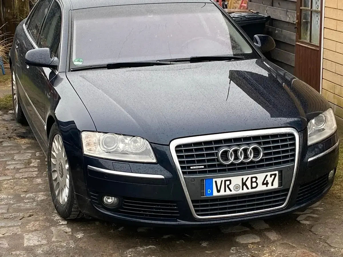 Gebraucht Audi A8 234 PS (172 kW) 2005 Blau Limousine