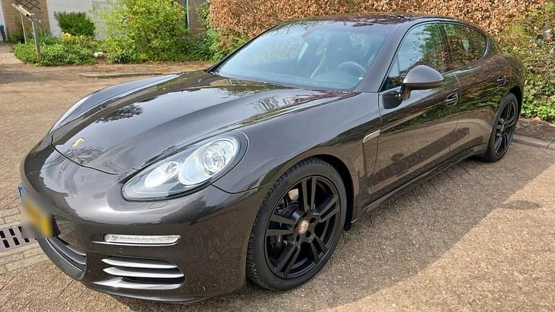 Gebraucht Porsche Panamera 310 PS (228 kW) 2014 Schwarz Kleinwagen