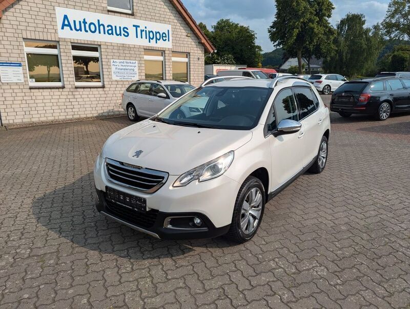 Weiß Gebraucht 2015 Peugeot 2008 Allure SUV | 6.990 € (Guter Preis) - Bild 1/4