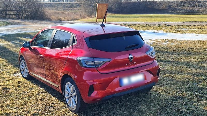 Gebraucht Renault Clio V Evolution 101 PS (74 kW) 2024 Rot Kleinwagen