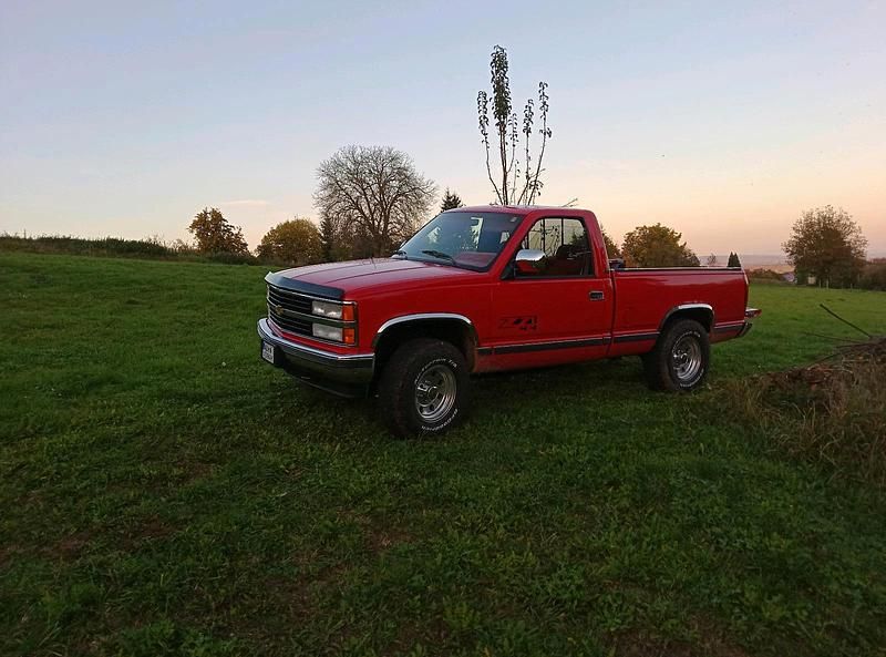 Rot Gebraucht 1990 Chevrolet Silverado | 24.500 € - Bild 1/4