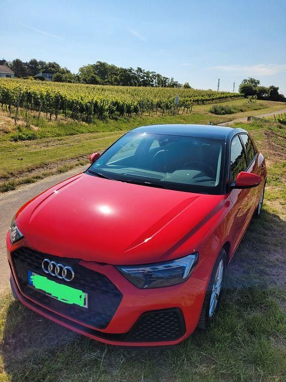 Rot Gebraucht 2020 Audi A1 Sportback Kleinwagen | 17.600 € (Fairer Preis) - Bild 1/4
