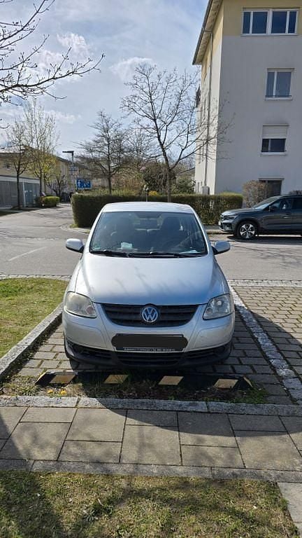 Gebraucht VW Fox 54 PS (39 kW) 2009 Grau Kleinwagen