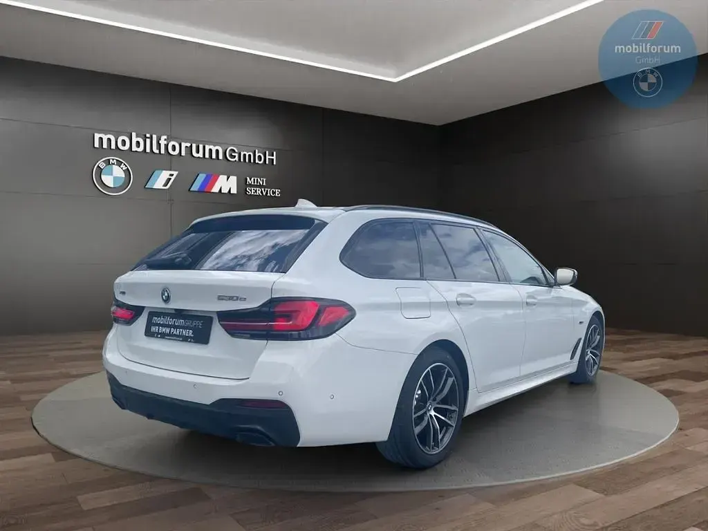 Gebraucht BMW 530e M Sport 184 PS (135 kW) 2021 Weiß Kombi