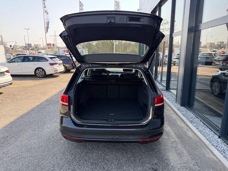 Gebraucht VW Passat Comfortline 150 PS (110 kW) 2019 Grau Kombi