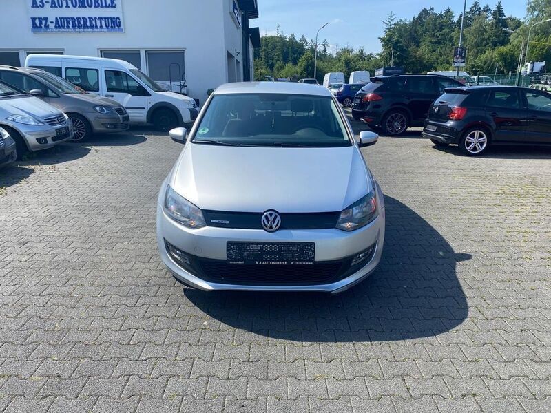 Silber Gebraucht 2012 VW Polo Trendline Limousine | 5.900 € (Fairer Preis) - Bild 1/4