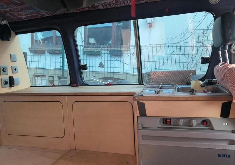 Gebraucht Toyota HiAce 75 PS (55 kW) 1998 Rot Van / Kleinbus