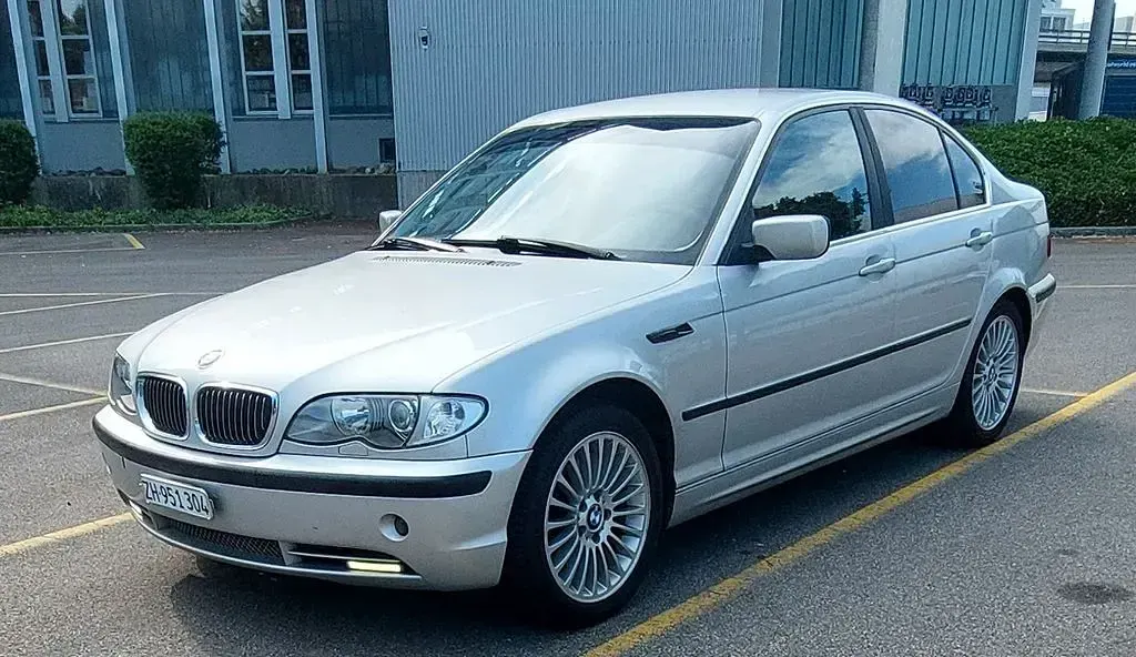 Gebraucht BMW 330 231 PS (169 kW) 2004 Silber Limousine