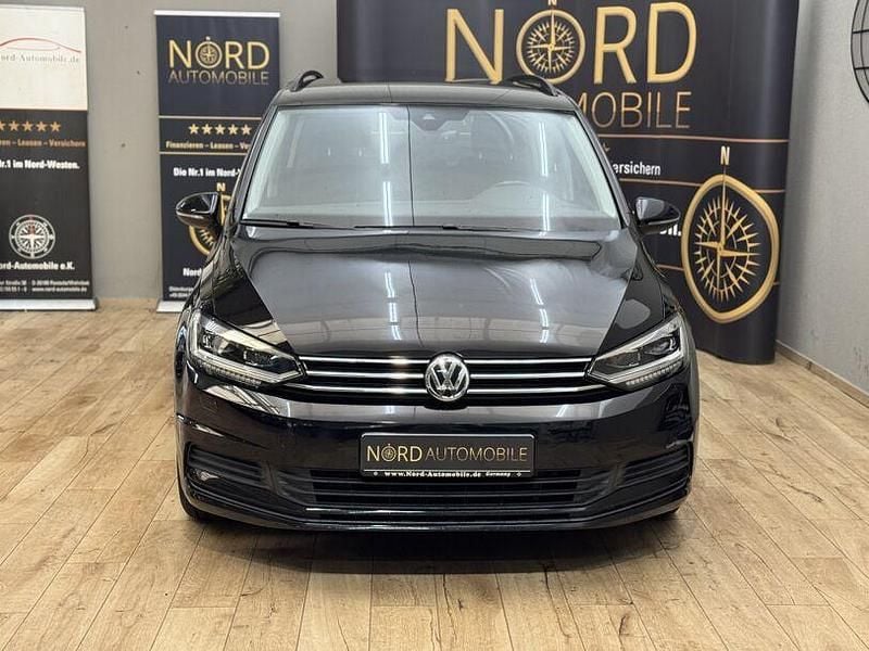 Gebraucht VW Touran Comfortline 116 PS (85 kW) 2020 Deep black perleffek (metallic) Van / Kleinbus