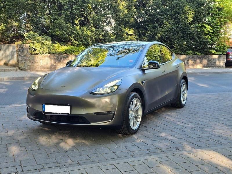 Second-hand Tesla Model Y 378 kW (514 CP) 2023 Gri SUV