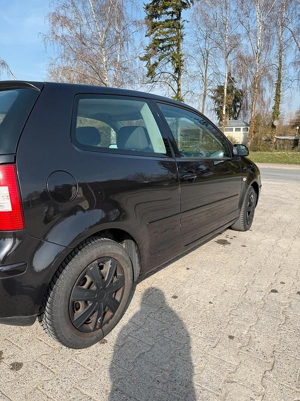 Gebraucht VW Polo 75 PS (55 kW) 2003 Schwarz Kleinwagen