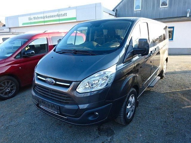 Gebraucht Ford Tourneo Titanium 131 PS (96 kW) 2017 Magneticgrau (metallic) Van / Kleinbus