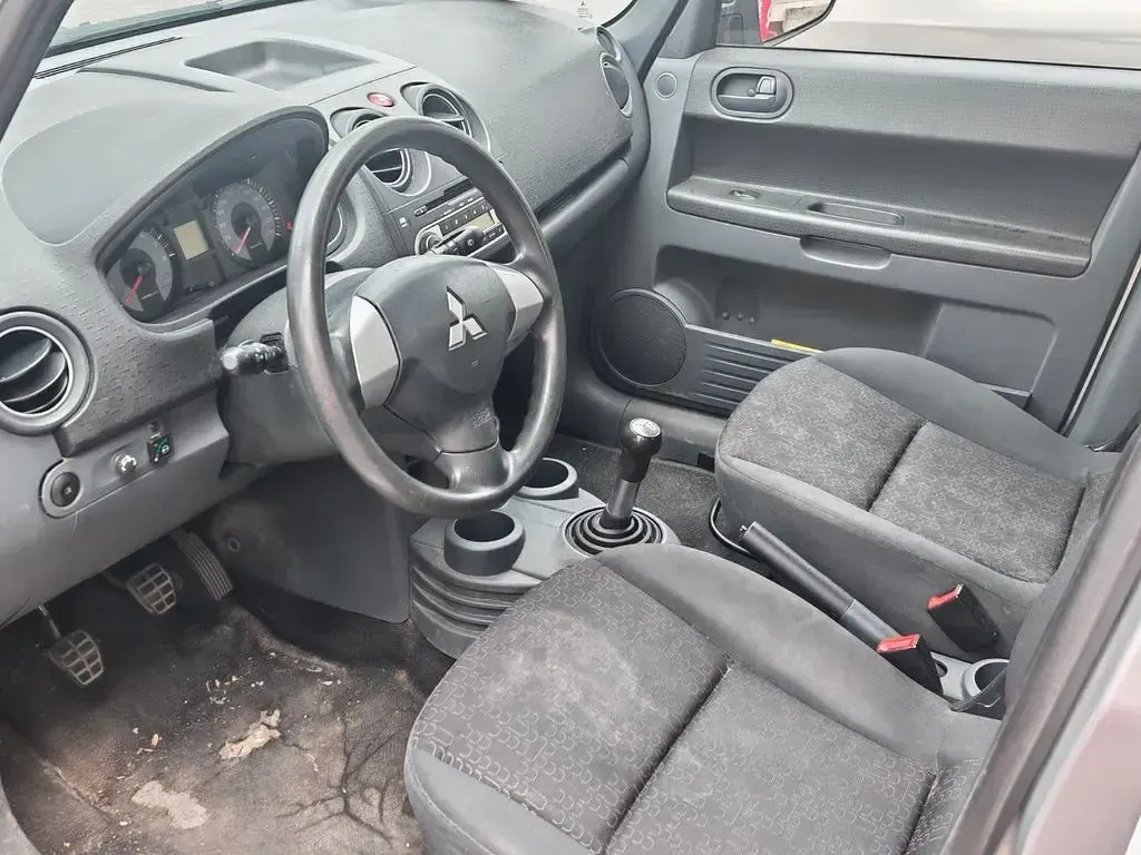 Gebraucht Mitsubishi Colt Invite 95 PS (69 kW) 2009 Silber Kleinwagen