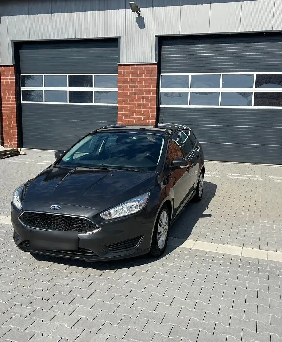 Gebraucht Ford Focus Trend 120 PS (88 kW) 2015 Grau Kombi