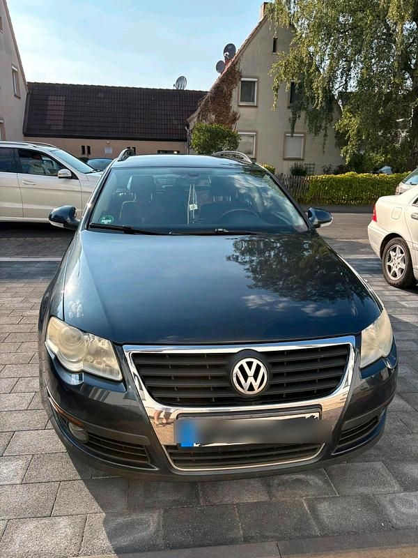 Blau Gebraucht 2008 VW Passat Kombi | 3.000 € (Fairer Preis) - Bild 1/4
