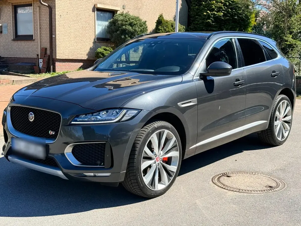 Gebraucht Jaguar F-Pace First Edition 300 PS (220 kW) 2016 Grau SUV
