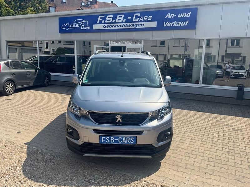 Grau Gebraucht 2020 Peugeot Rifter Allure Van / Kleinbus | 16.950 € (Superpreis) - Bild 1/4