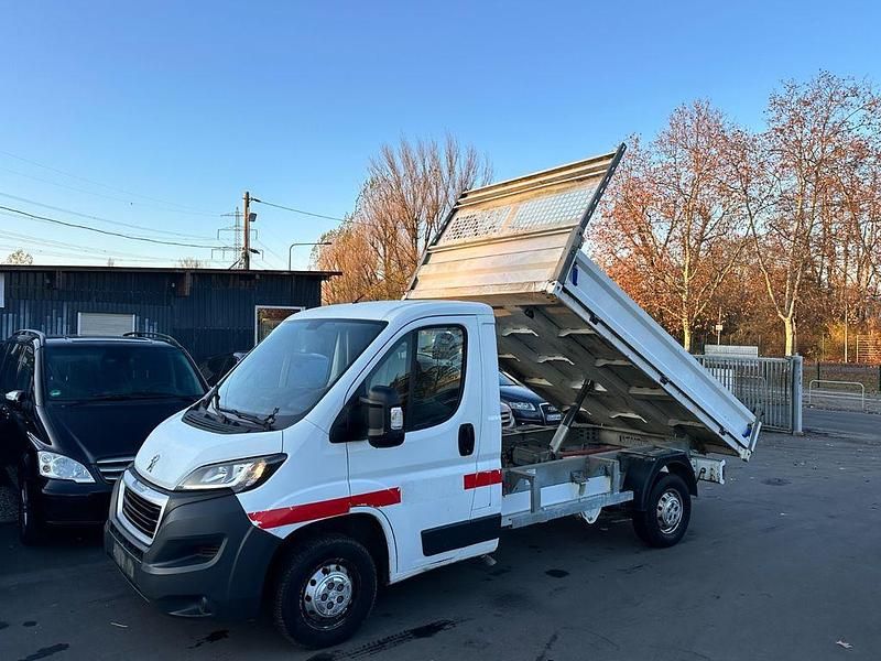 Weiß Gebraucht 2017 Peugeot Boxer Van | 14.999 € (Teuer) - Bild 1/4