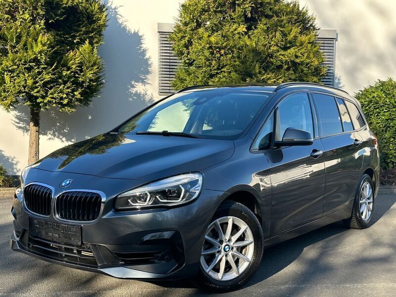 Grau Gebraucht 2018 BMW 218 Gran Tourer Advantage Van / Kleinbus | 15.690 € (Guter Preis) - Bild 1/4