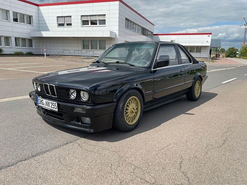 Schwarz Gebraucht 1991 BMW 316 Basis Cabrio | 6.900 € - Bild 1/4