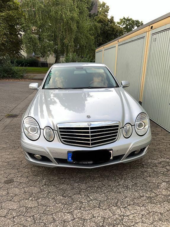 Gebraucht Mercedes E200 Classic 184 PS (135 kW) 2008 Grau Limousine