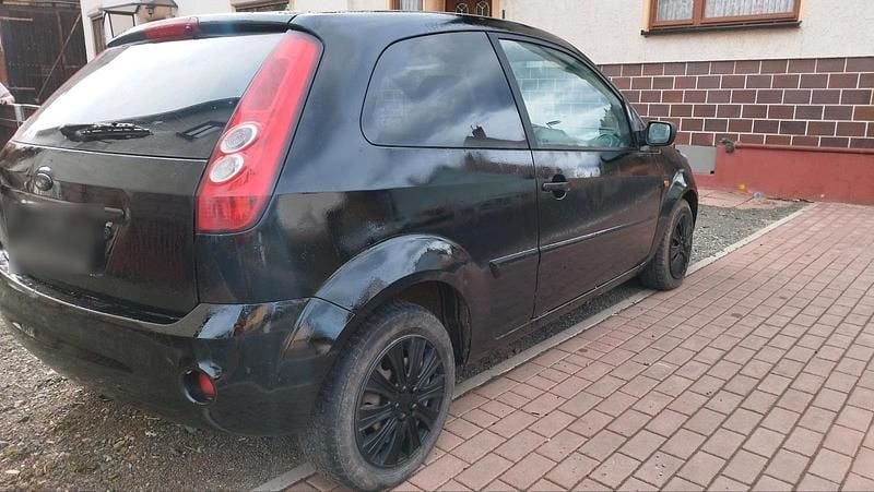 Gebraucht Ford Fiesta 65 PS (47 kW) 2007 Schwarz Kleinwagen
