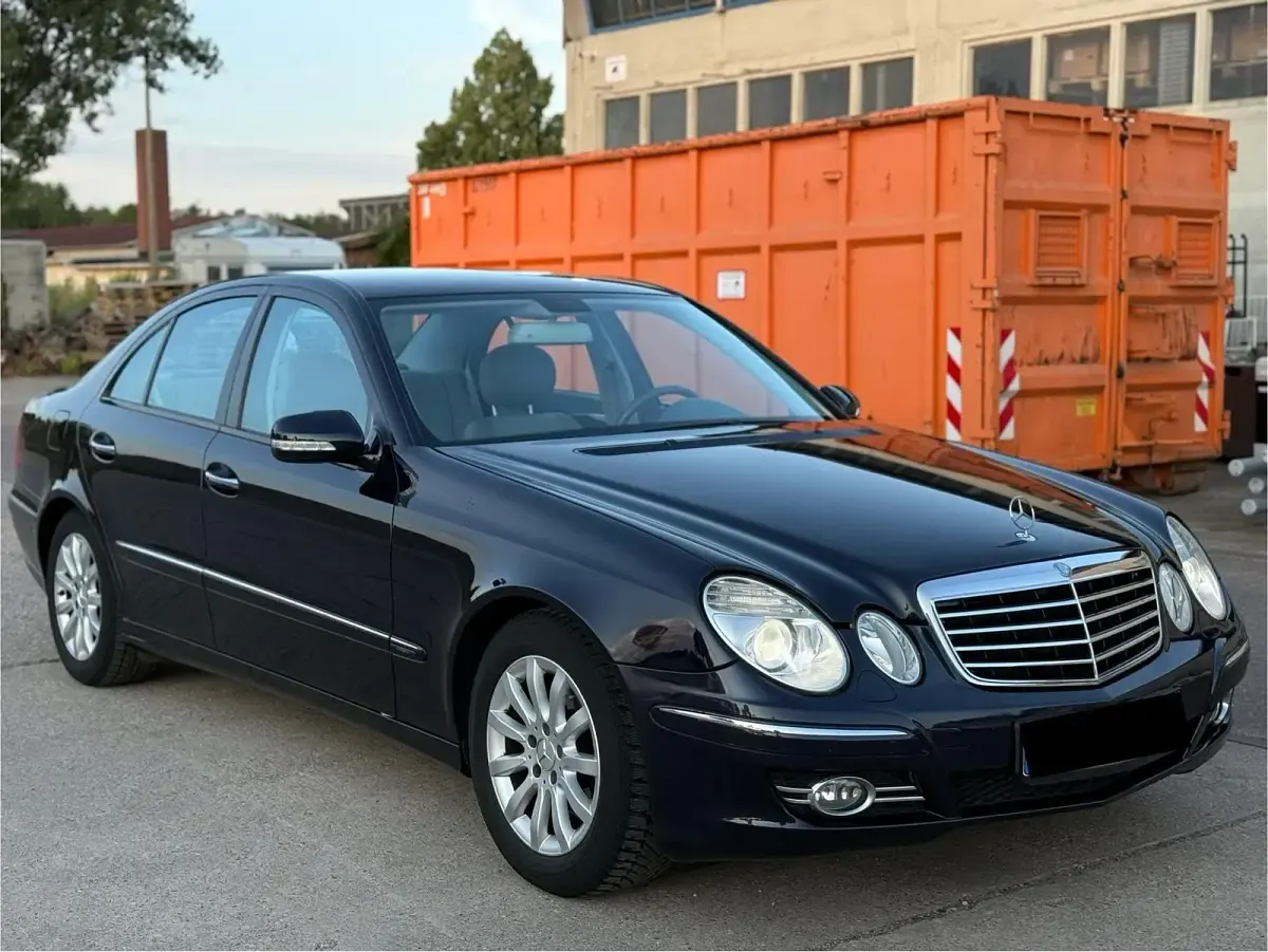Gebraucht Mercedes E200 Avantgarde 184 PS (135 kW) 2007 Blau Limousine