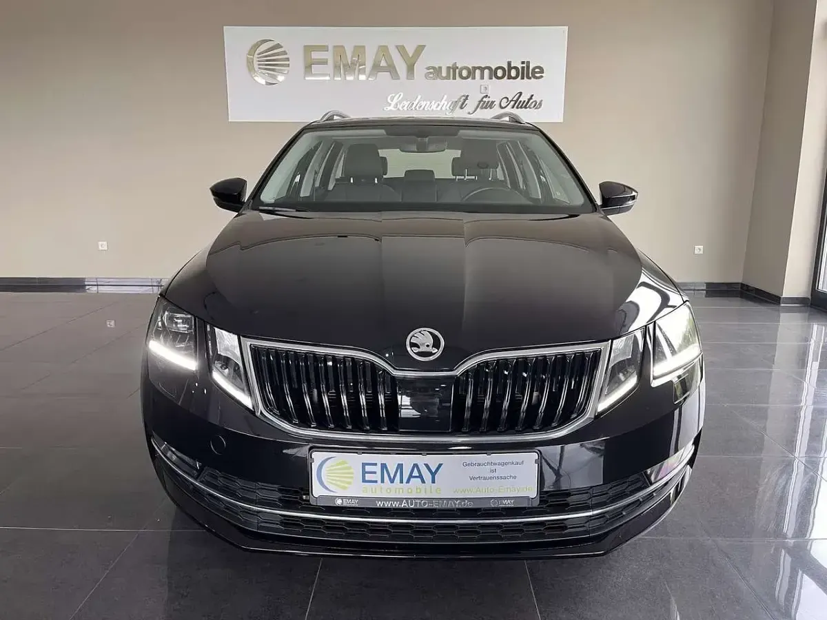Gebraucht Skoda Octavia Style 150 PS (110 kW) 2020 Schwarzmagic perleffekt Kombi