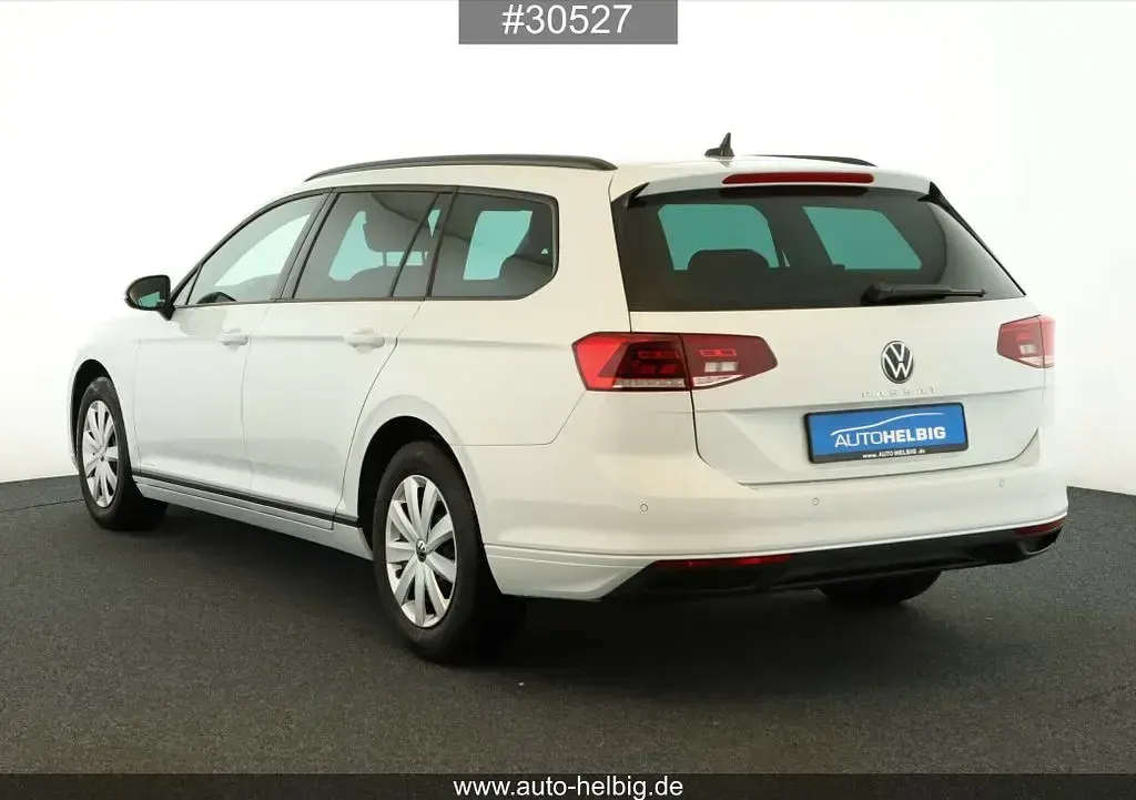 Używany VW Passat 122 KM (89 kW) 2023 Biały Kombi