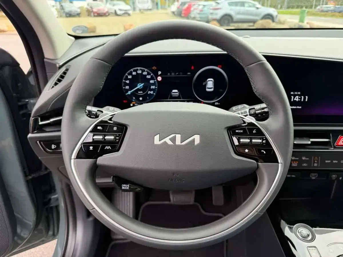 Używany Kia Niro Vision 137 KM (100 kW) 2025 Zielony SUV