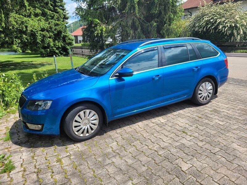 Blau Gebraucht 2016 Skoda Octavia Style Kombi | 6.900 € (Superpreis) - Bild 1/4