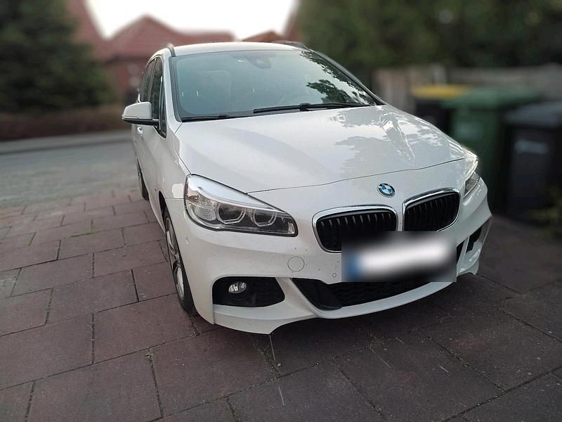 Weiß Gebraucht 2017 BMW 216 M Sport Kombi | 13.600 € (Etwas zu teuer) - Bild 1/4
