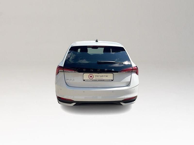 Gebraucht Skoda Scala Comfort 116 PS (85 kW) 2024 Weiß Kleinwagen