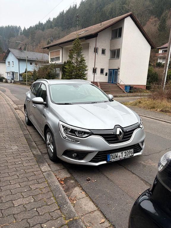 Gebraucht Renault Mégane IV LIMITED 116 PS (85 kW) 2019 Silber Limousine