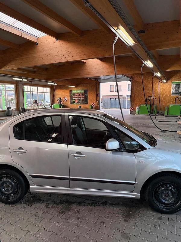 Gebraucht Suzuki SX4 107 PS (78 kW) 2009 Grau Limousine