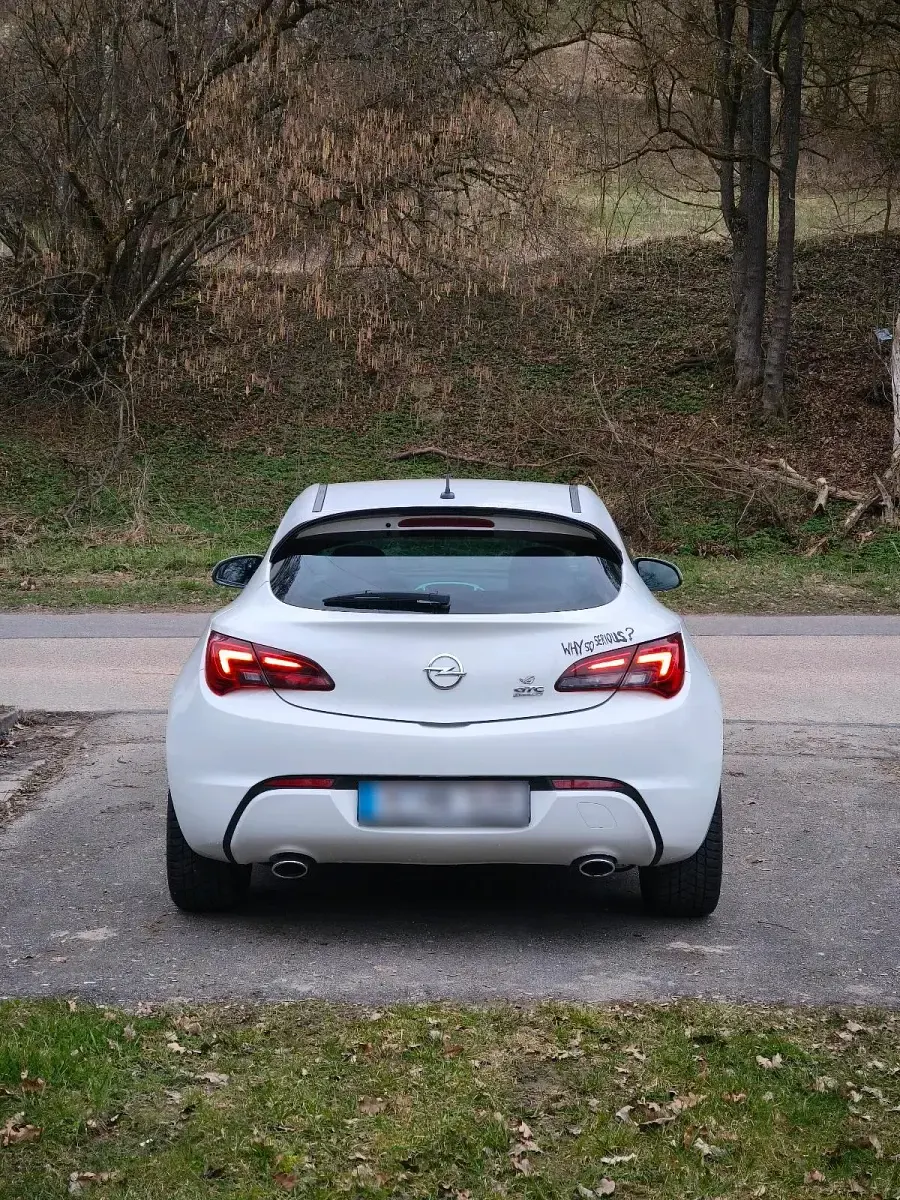 Gebraucht Opel Astra GTC 194 PS (142 kW) 2014 Weiß Coupé