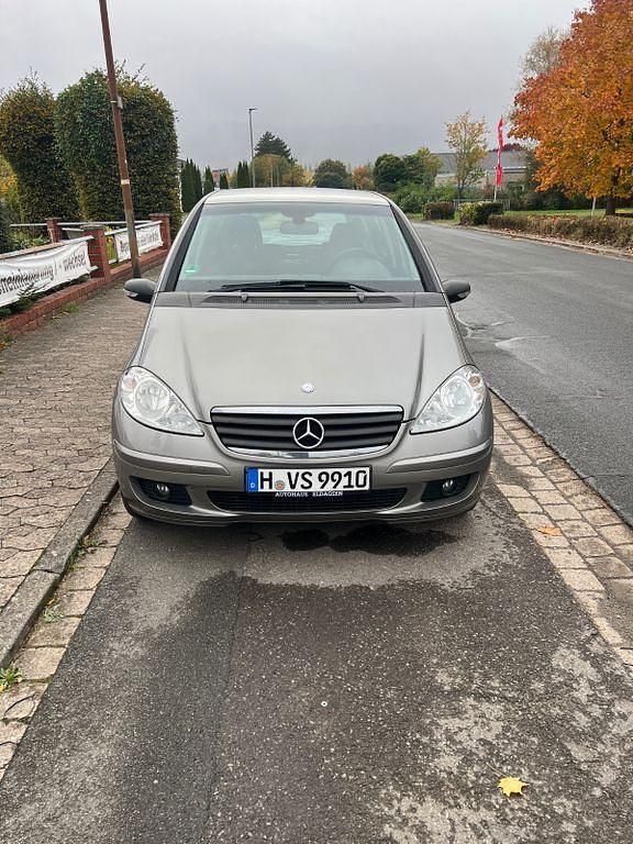 Grau Gebraucht 2007 Mercedes A150 Elegance Van / Kleinbus | 2.990 € (Fairer Preis) - Bild 1/4
