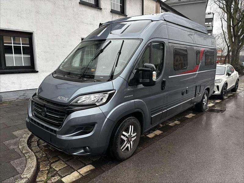 Gebraucht Buerstner Campeo 120 PS (88 kW) 2021 Grau Van