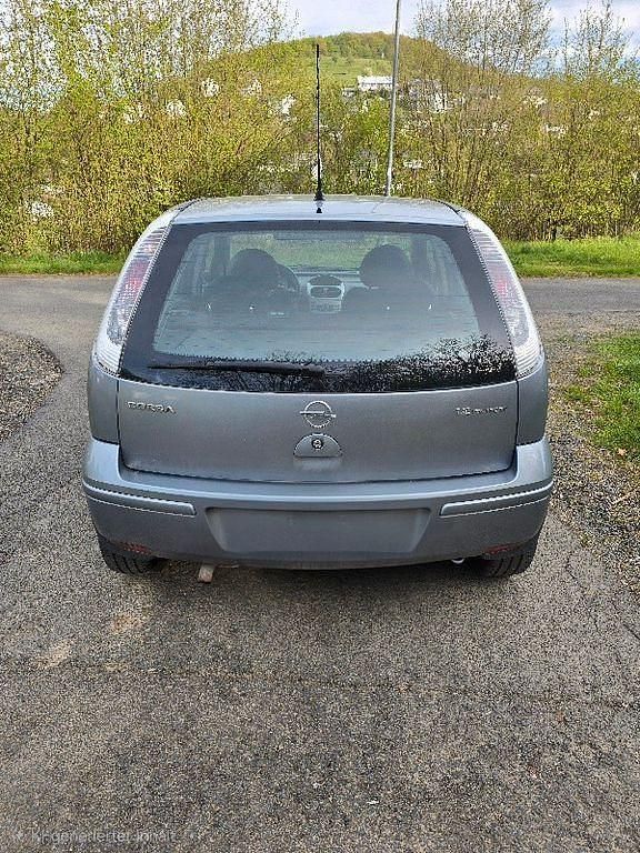Gebraucht Opel Corsa Edition 80 PS (58 kW) 2006 Silber Kleinwagen