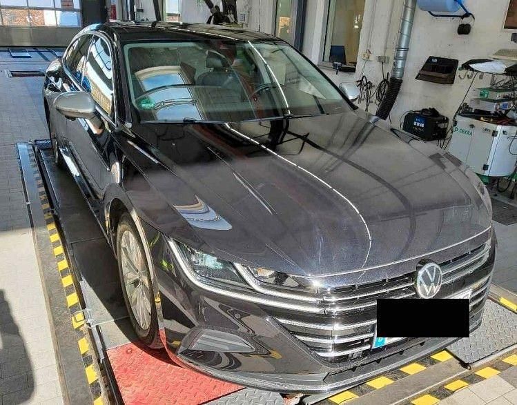 Gebraucht VW Arteon Elegance 190 PS (139 kW) 2022 Deep black (metallic) Limousine