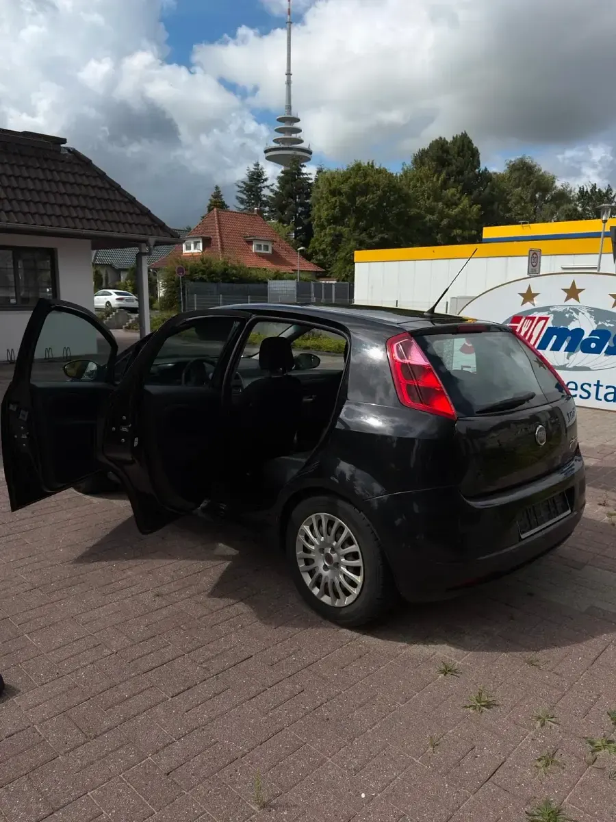 Gebraucht Fiat Punto 75 PS (55 kW) 2010 Schwarz Kleinwagen