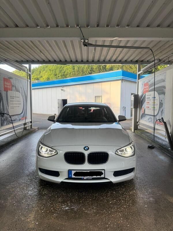 Weiß Gebraucht 2014 BMW 116 Advantage Kleinwagen | 5.899 € (Superpreis) - Bild 1/4