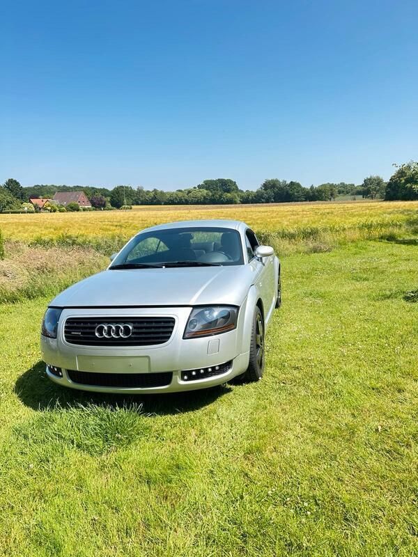 Silber Gebraucht 1999 Audi TT Coupé | 9.800 € (Fairer Preis) - Bild 1/4