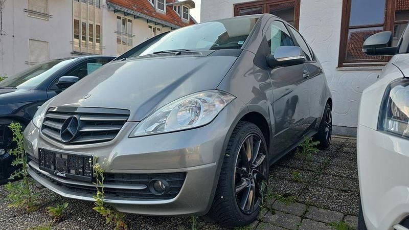 Grau Gebraucht 2009 Mercedes A150 Van / Kleinbus | 3.333 € (Superpreis) - Bild 1/4
