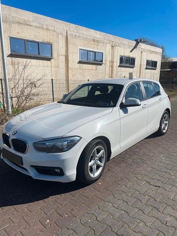 Gebraucht BMW 116 Advantage 109 PS (80 kW) 2015 Weiß Kleinwagen