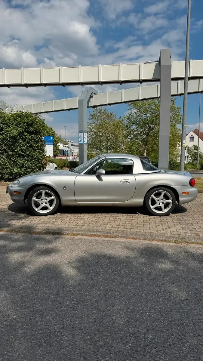 Używany Mazda MX5 110 KM (80 kW) 1999 Srebrny Kabriolet
