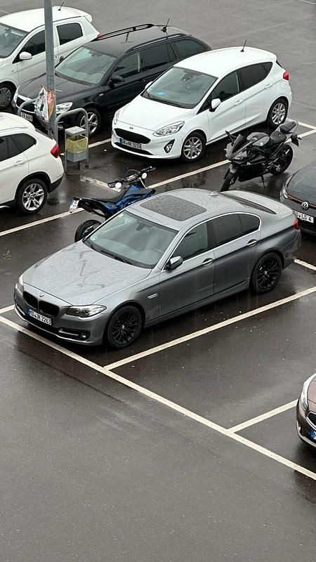 Gebraucht BMW 520 190 PS (139 kW) 2015 Grau Limousine